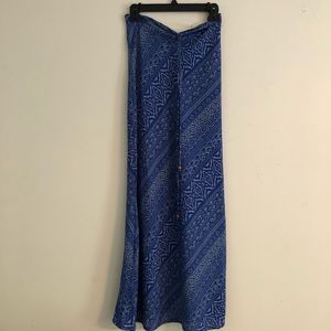 Light beautiful patterned maxi skirt